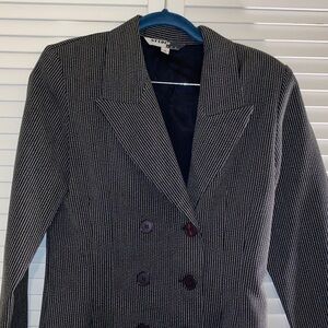 Studio Women’s Tailored 6 Button Breast Blazer/Grey & Black Pin Stripes SZ 6